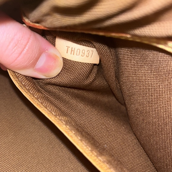 Louis Vuitton Alma Brown Handbag Monogram Canvas MM - Picture 11 of 16